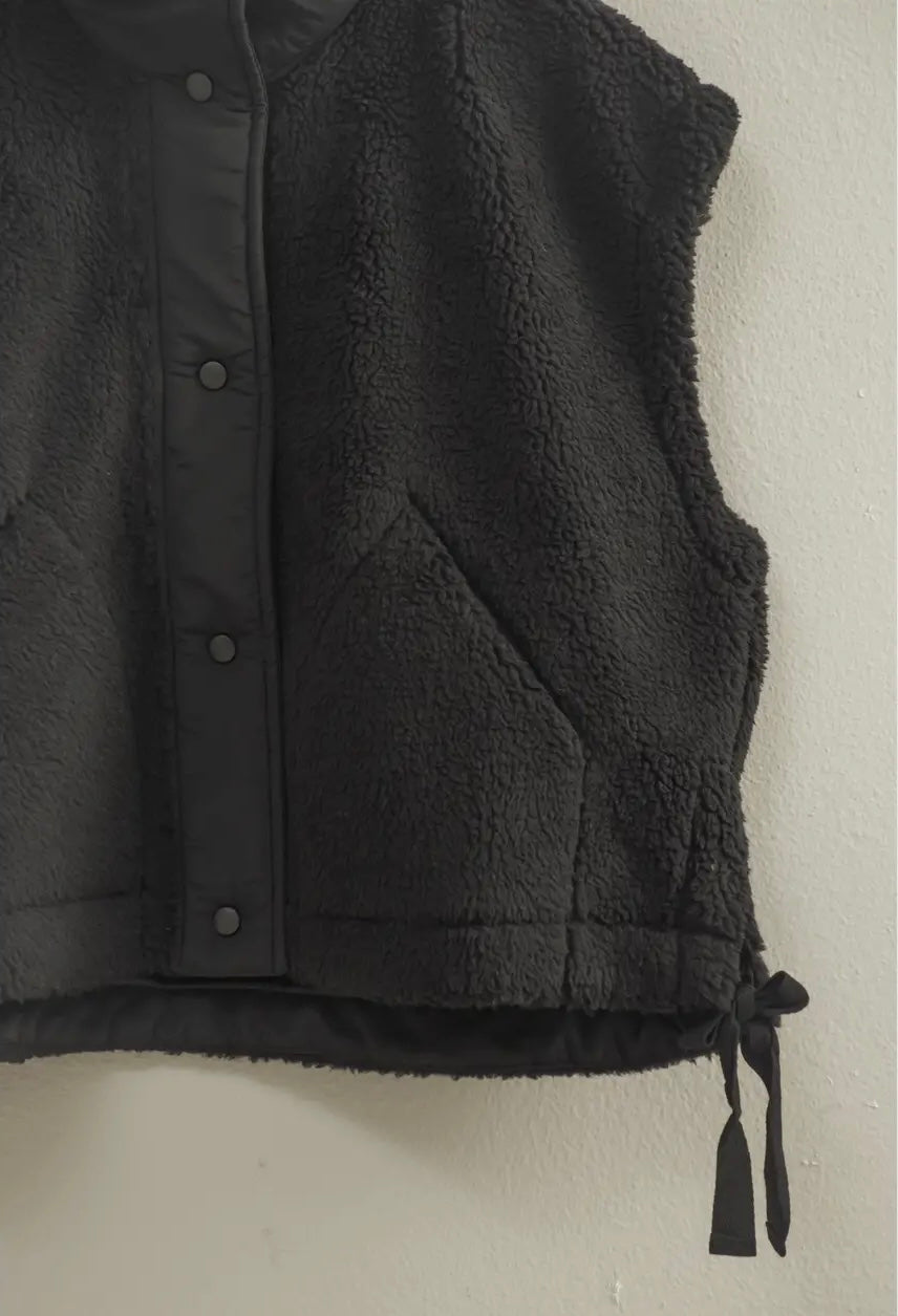 The Cali Sherpa Vest Black