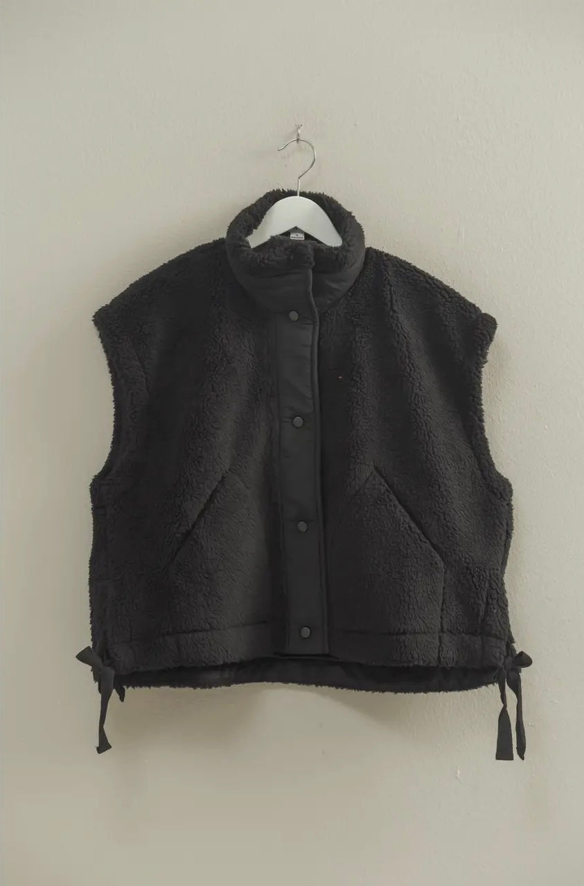 The Cali Sherpa Vest Black