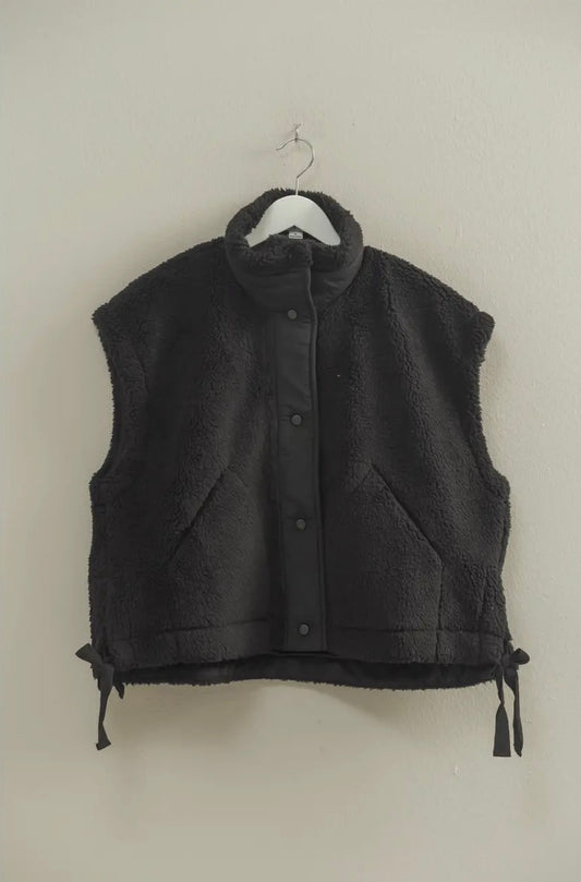 The Cali Sherpa Vest Black